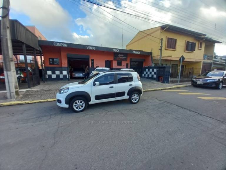 FIAT - UNO - 2014/2015 - Branca - Sob Consulta