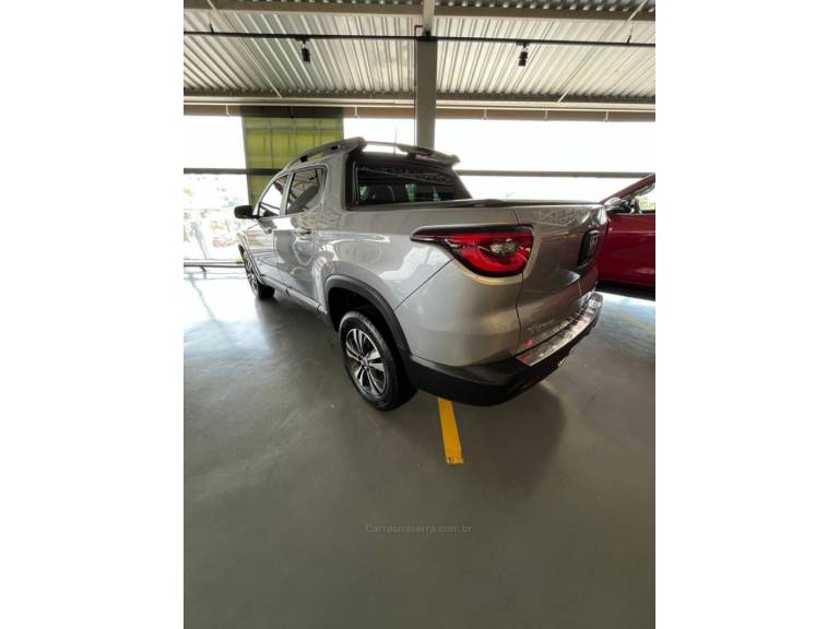 FIAT - TORO - 2022/2022 - Prata - R$ 136.000,00