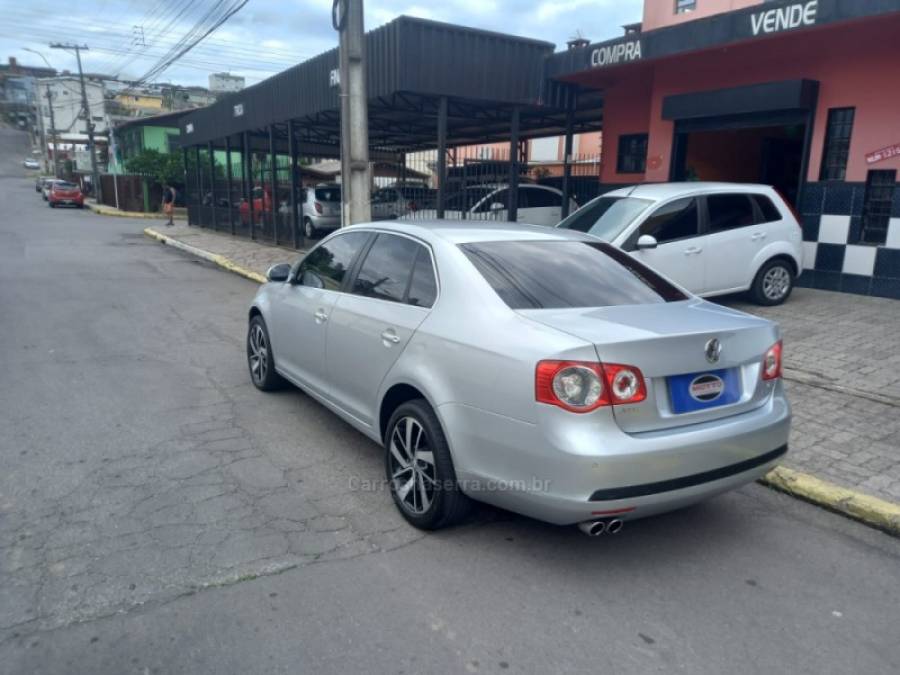 VOLKSWAGEN - JETTA - 2009/2010 - Prata - R$ 46.500,00