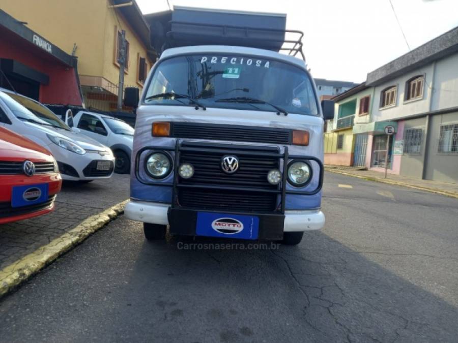 VOLKSWAGEN - KOMBI - 2011/2011 - Branca - R$ 85.000,00