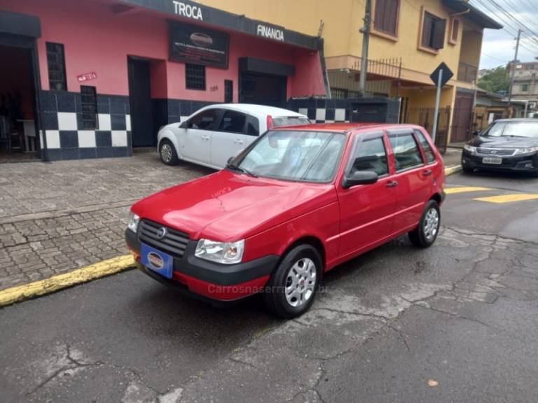 FIAT - UNO - 2007/2008 - Vermelha - R$ 23.500,00